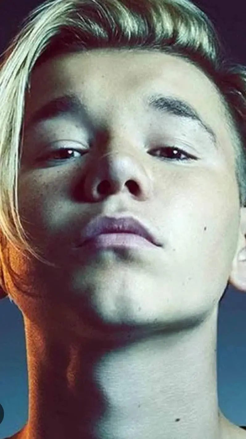 ai character: Marcus background