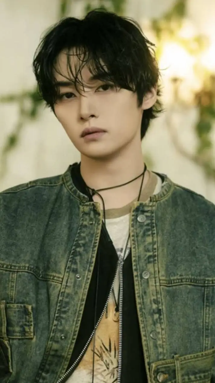 ai character: Lee Know background