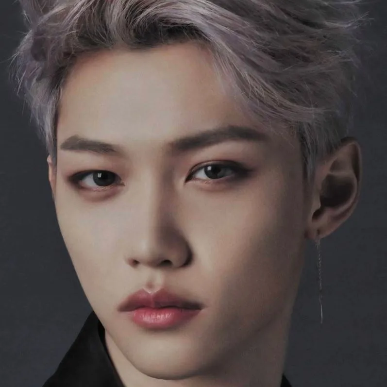 chat with ai character: Felix