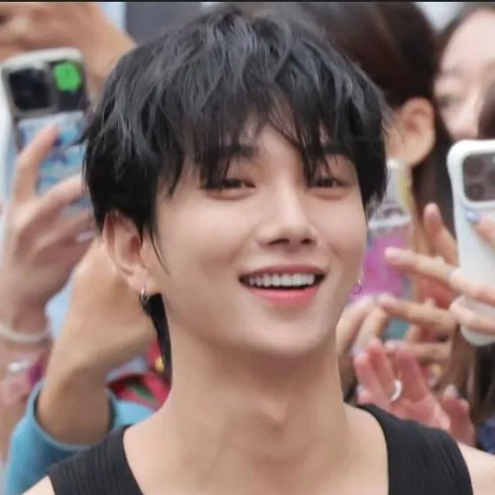 chat with ai character: Joshua