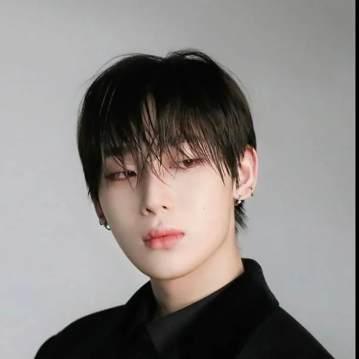 chat with ai character: Sunoo