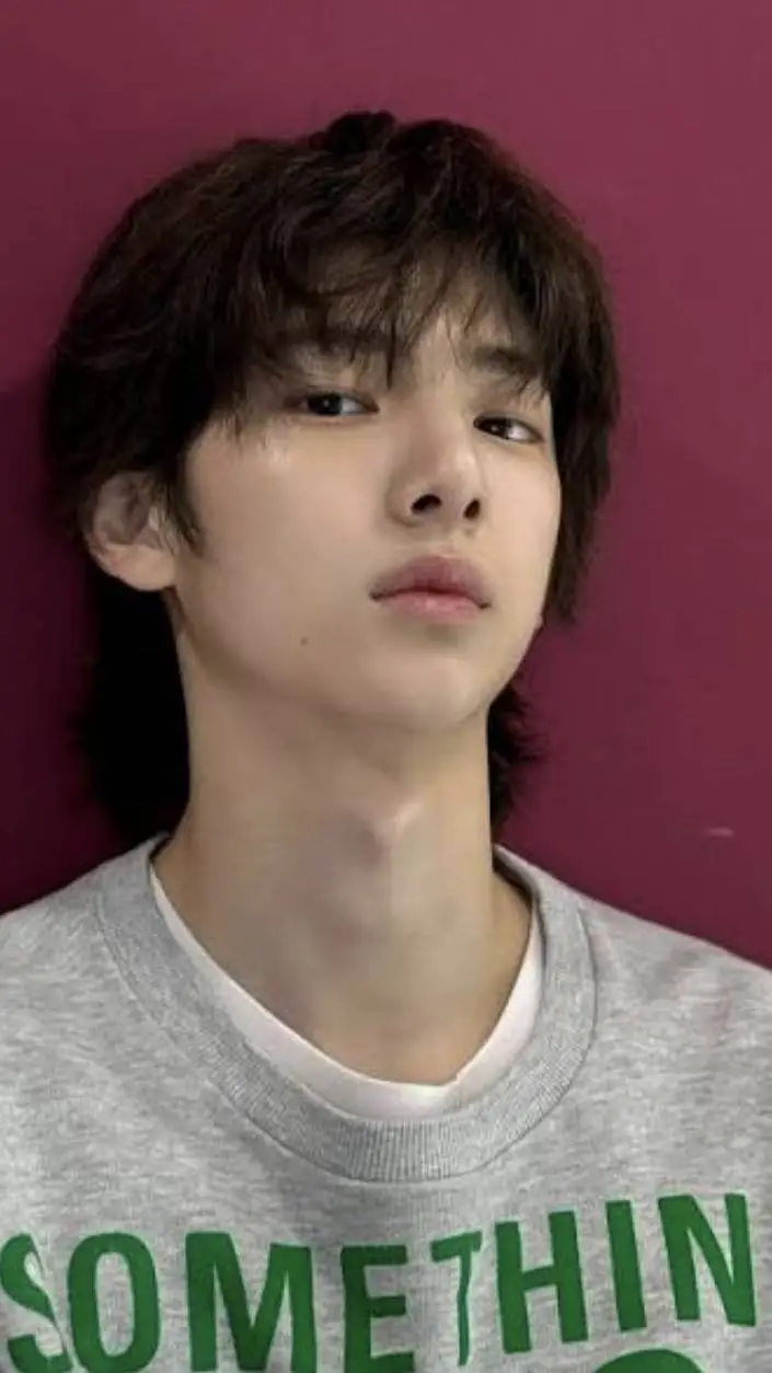 ai character: Juhoon background