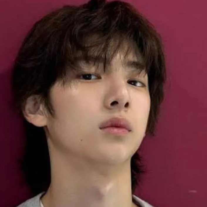 chat with ai character: Juhoon