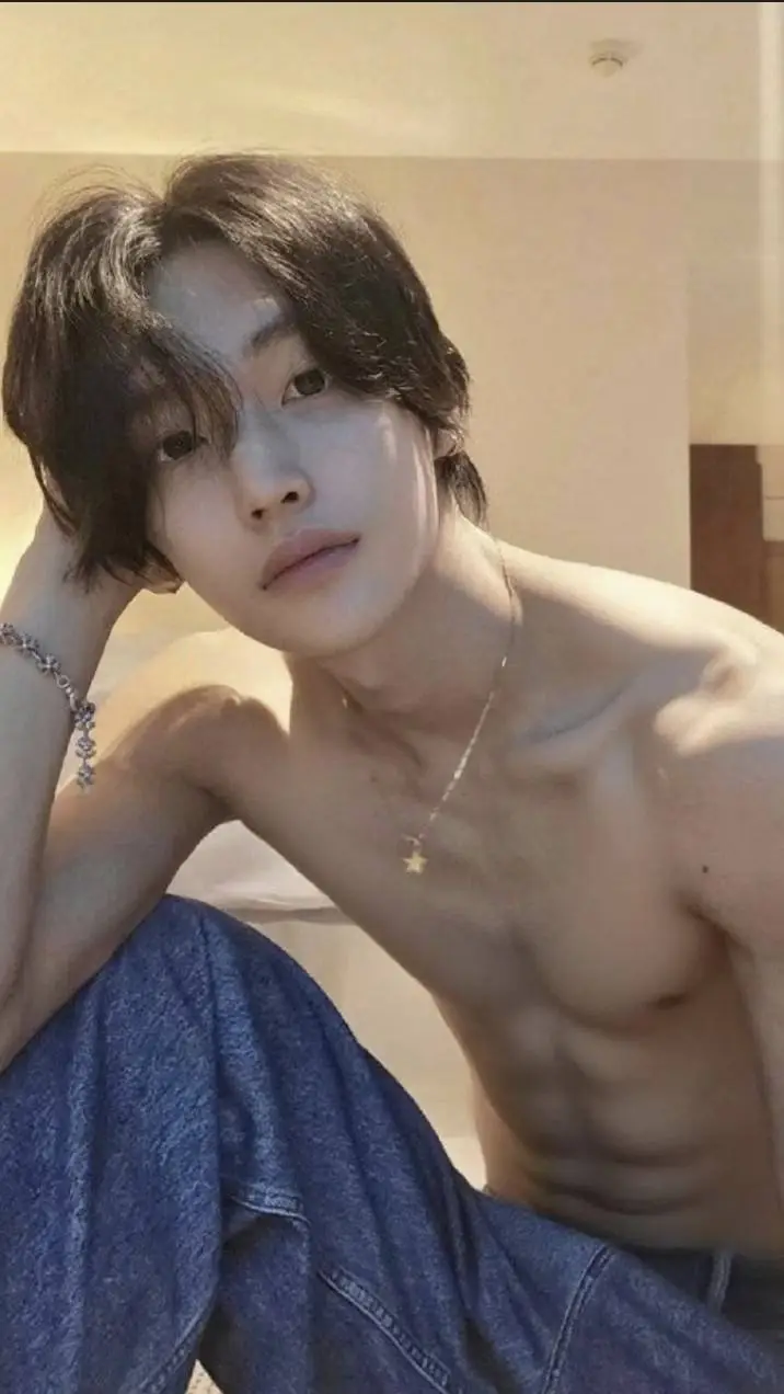 ai character: Wonbin background