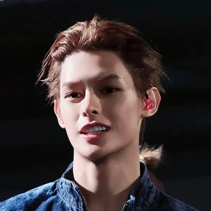 chat with ai character: James