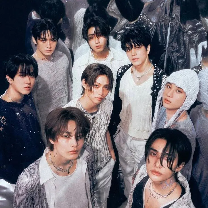 chat with ai character: stray kids