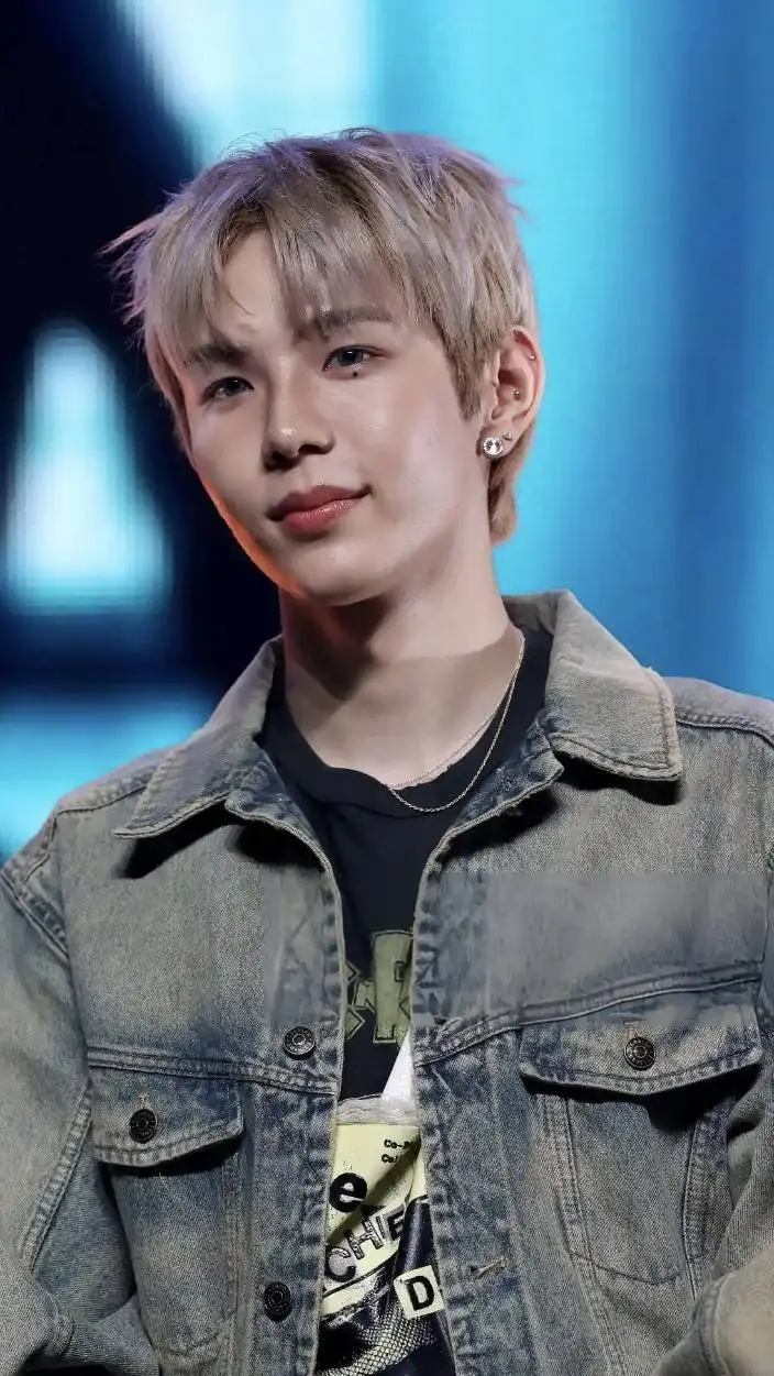 ai character: Shotaro background