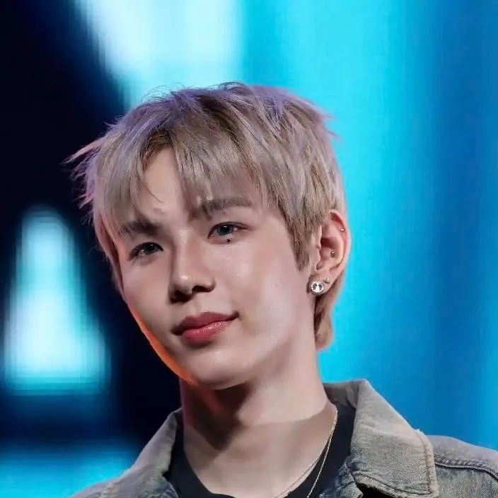 chat with ai character: Shotaro