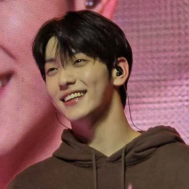 chat with ai character: Soobin