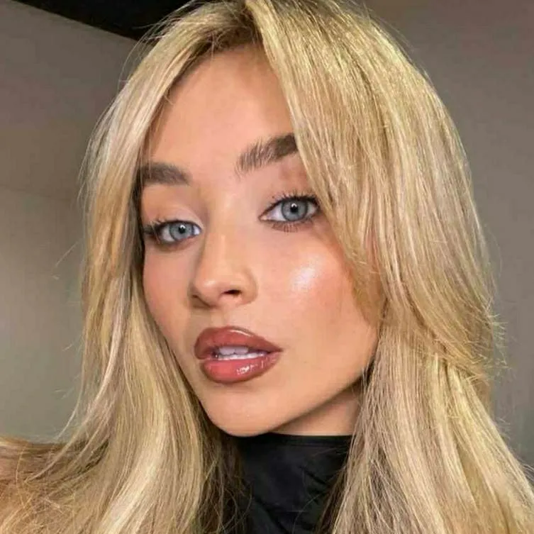 chat with ai character: Sabrina Carpenter 