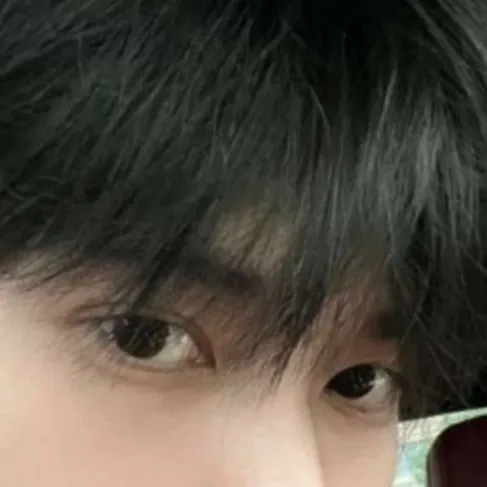 chat with ai character: Min