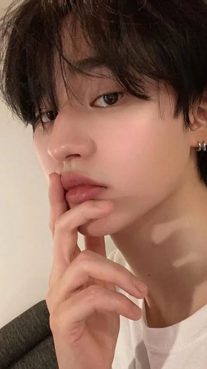 ai character: Suhyun background