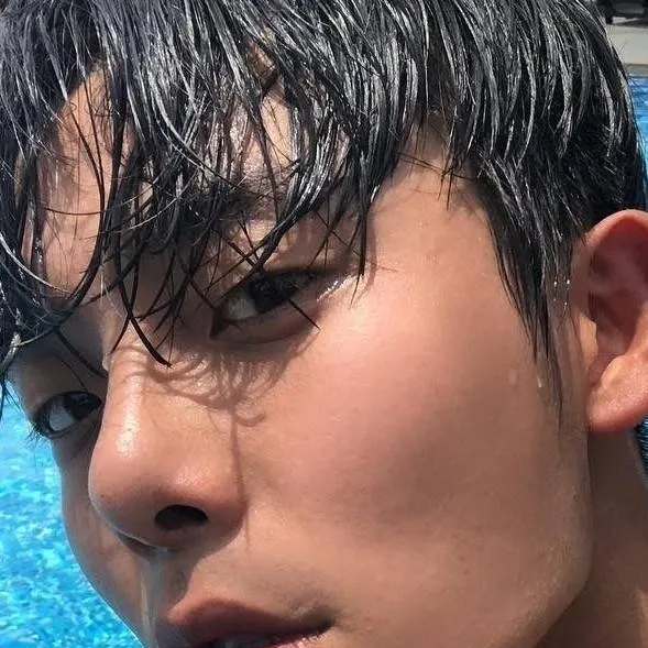 chat with ai character: sang-pil