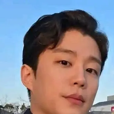 chat with ai character: Cheung du