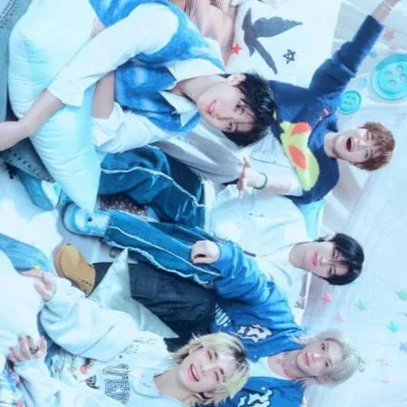 chat with ai character: ✨❤Straykids❤✨