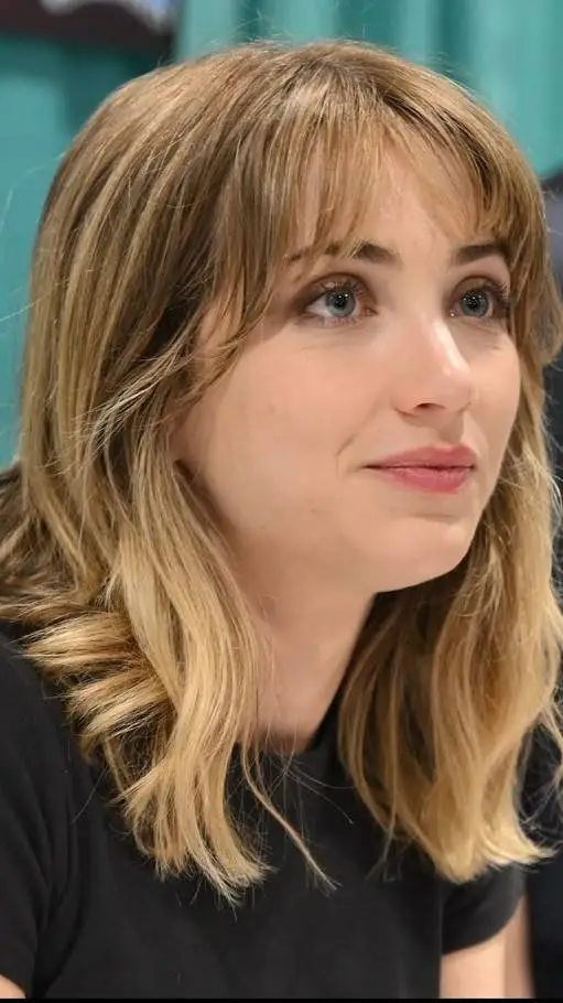 ai character: Emily rudd 2  background