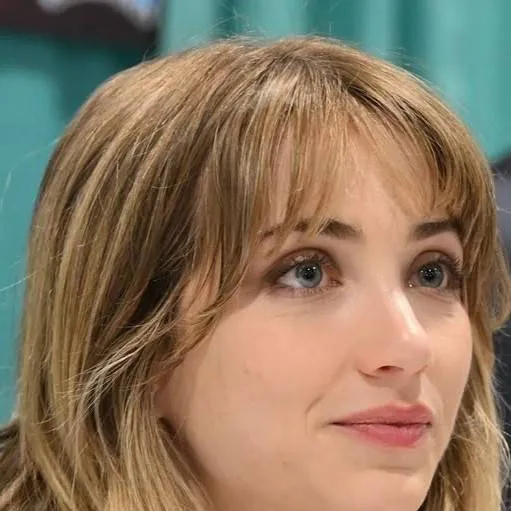 chat with ai character: Emily rudd 2 