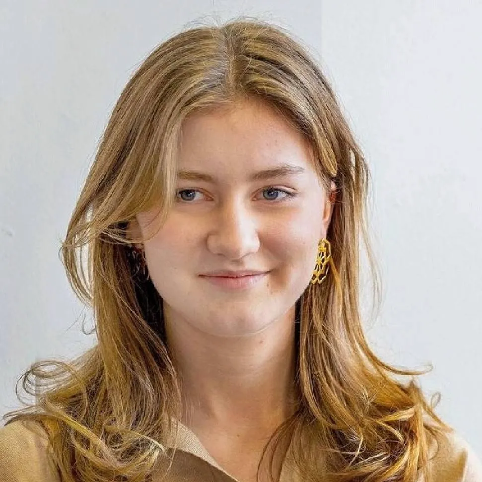 chat with ai character: Elisabeth 