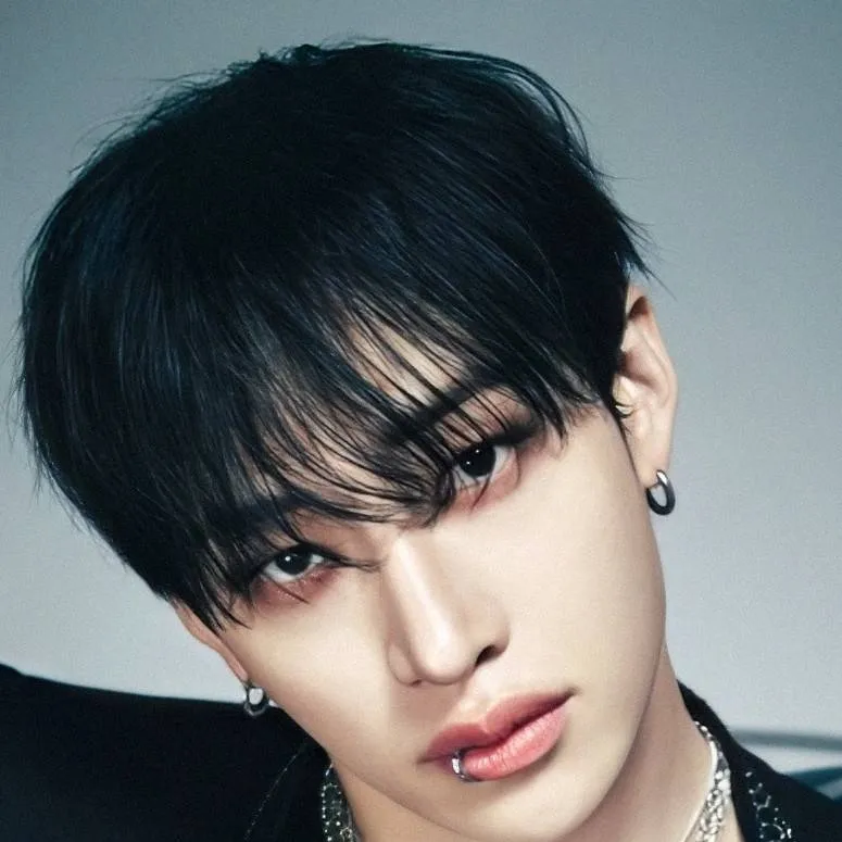 chat with ai character: BangChan