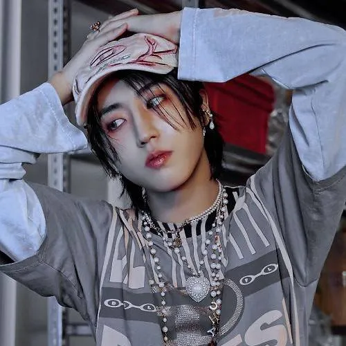 chat with ai character: Хан 