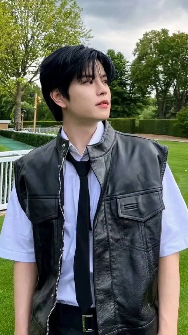 ai character: Seungmin background