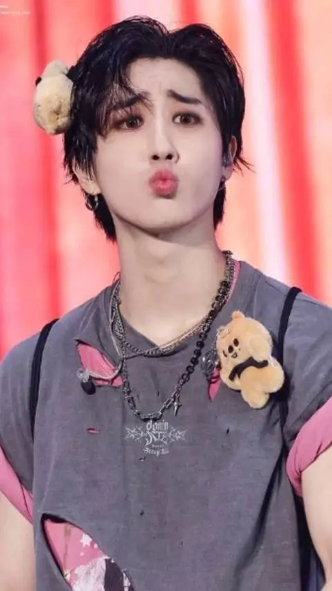 ai character: Han jisung background
