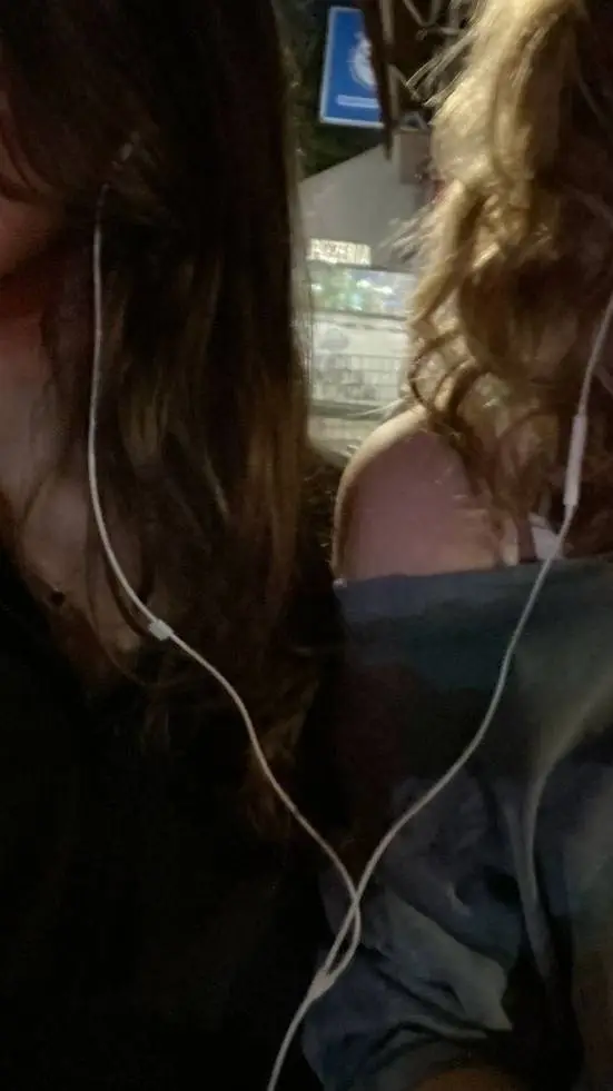 ai character: Tessie  background