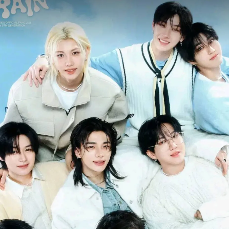 chat with ai character: STRAY Kids 