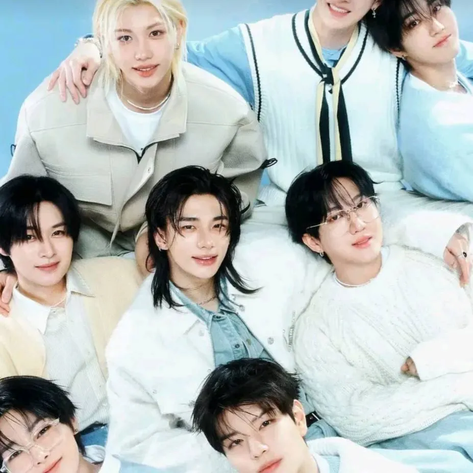 chat with ai character: stray Kids 