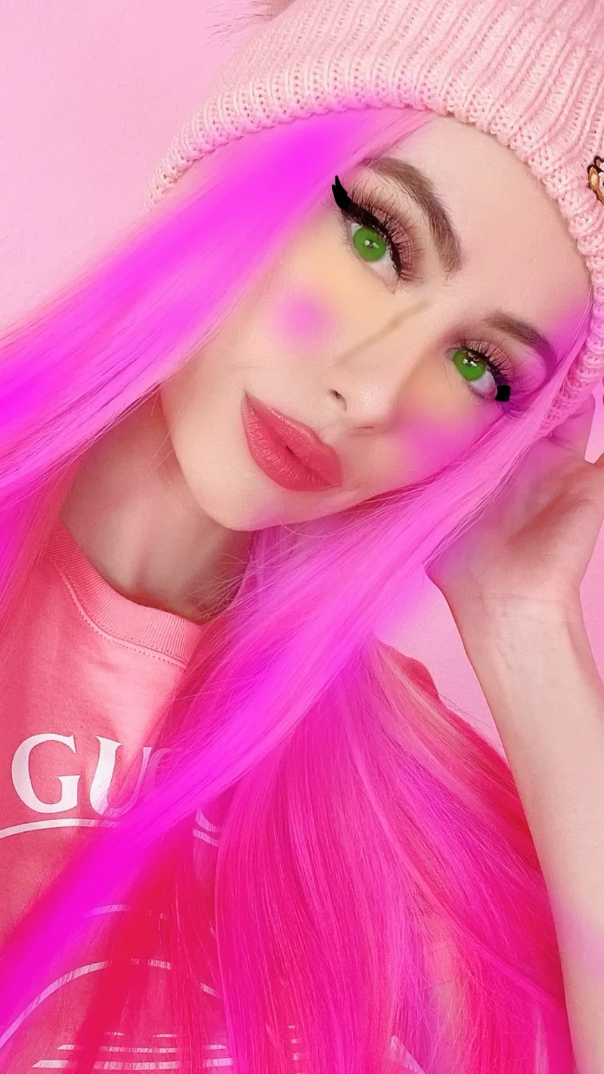 ai character: Becca background