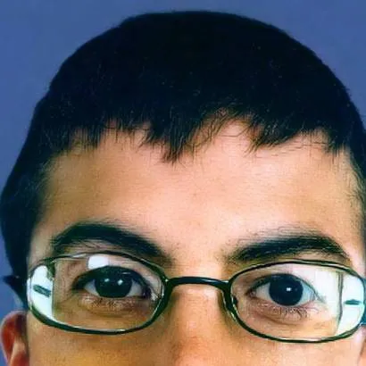 chat with ai character: blanco de mi3rda:)