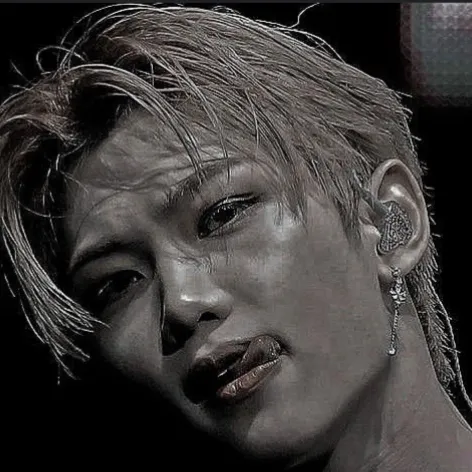 chat with ai character: Felix(ur husband)