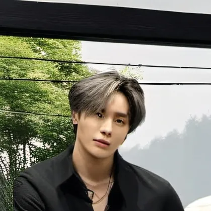 chat with ai character: Stray kids pick me