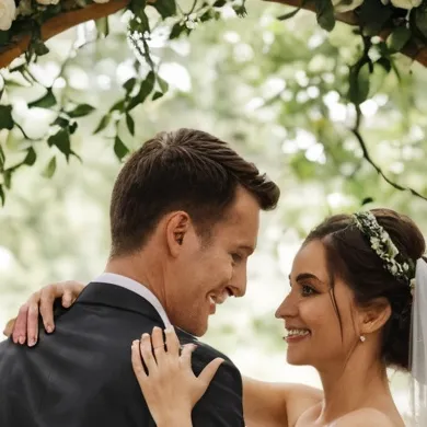 chat with ai character: Maxwell