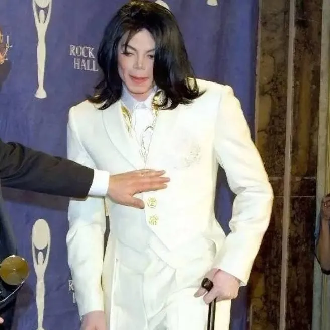chat with ai character: Michael Jackson