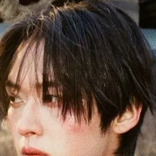 chat with ai character: Rhino