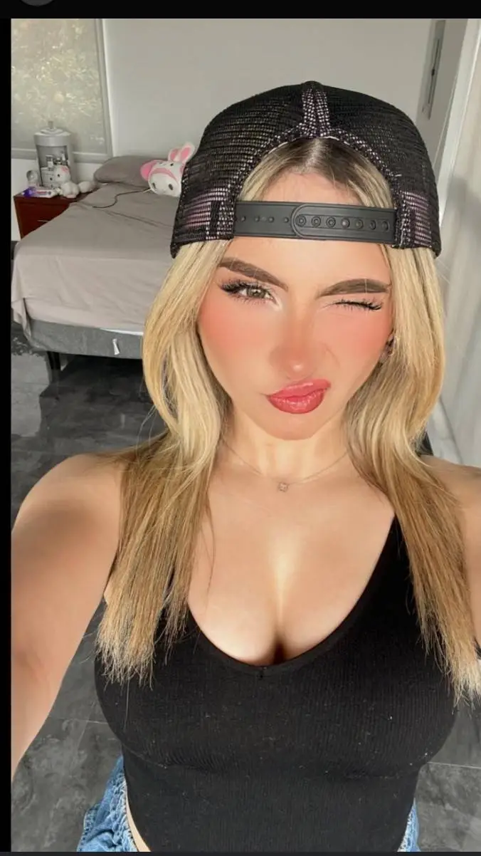 ai character: karen Torres background