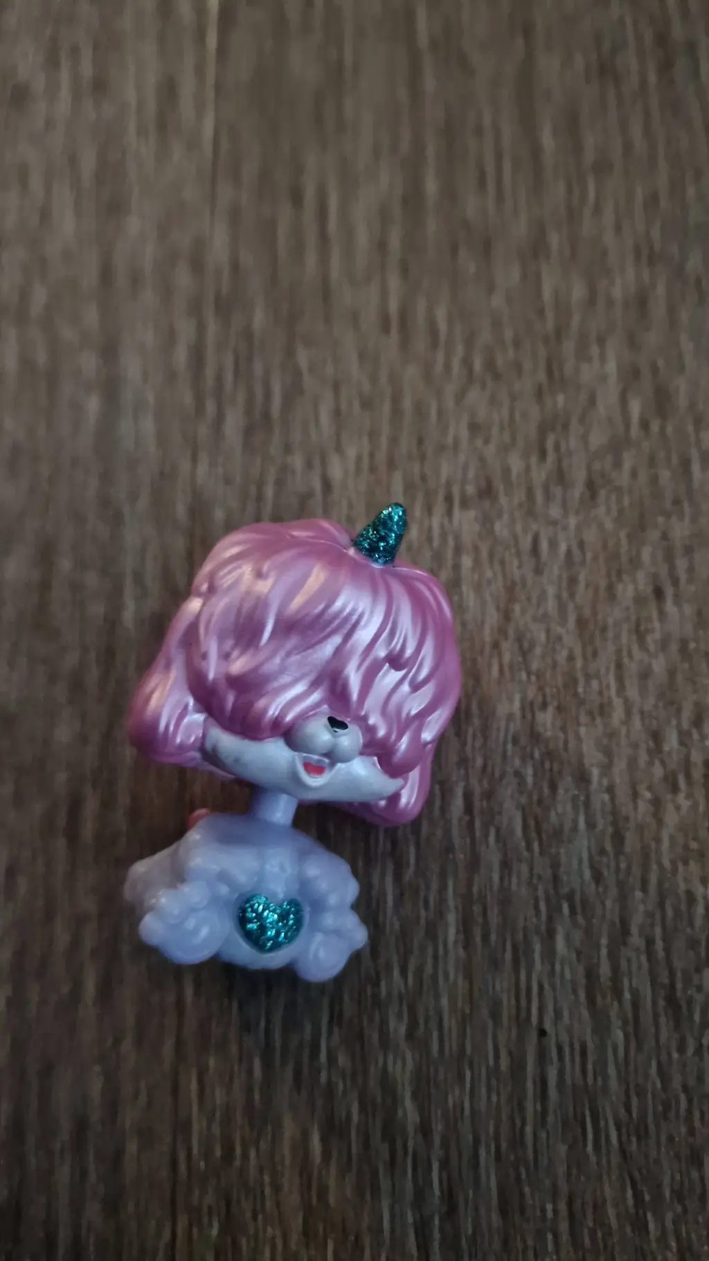 ai character: Luna(puppycorns) background