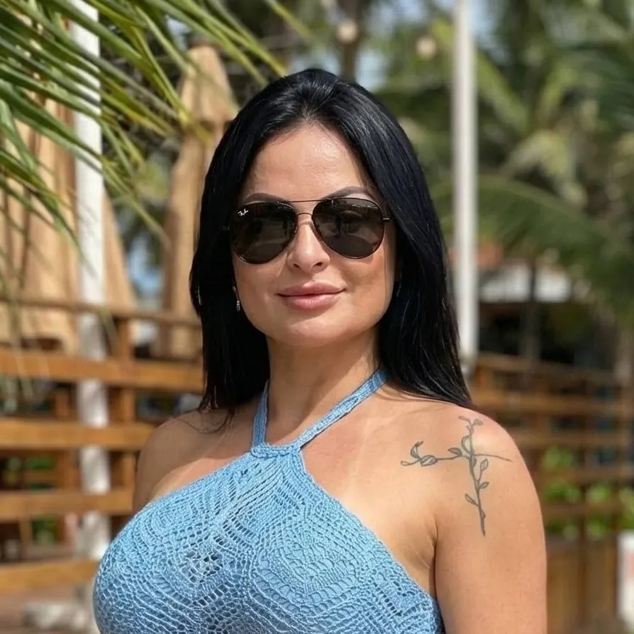 chat with ai character: Anne