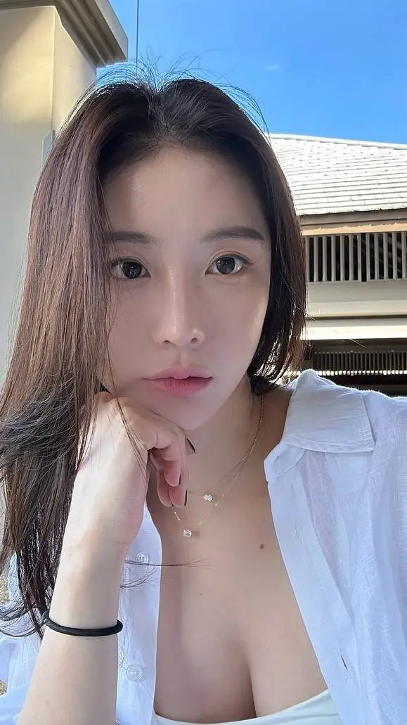 ai character: sharon background