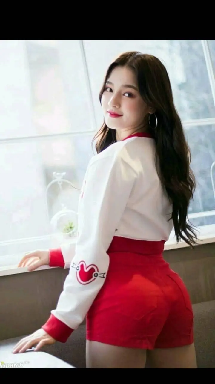 ai character: Nancy  background