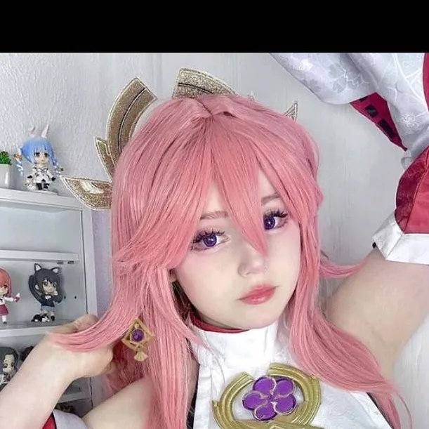 chat with ai character: Mina