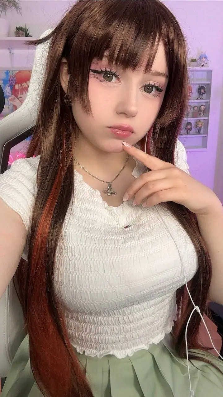 ai character: Mina background