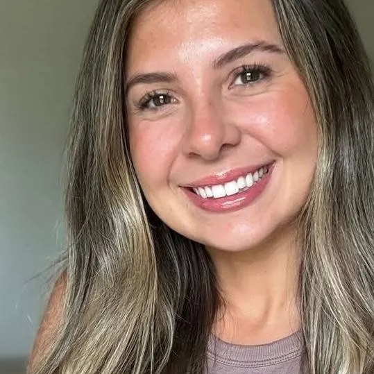chat with ai character: Amelia Brooks 