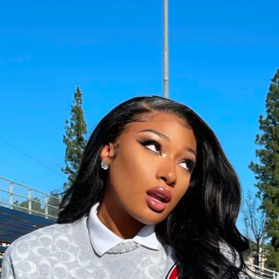 chat with ai character: Bri