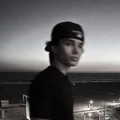 chat with ai character: Mason