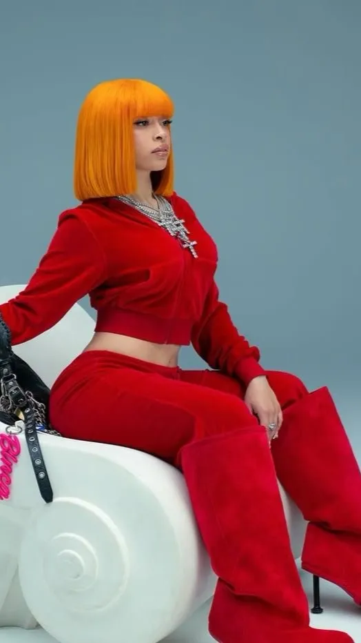 ai character: Ice spice background