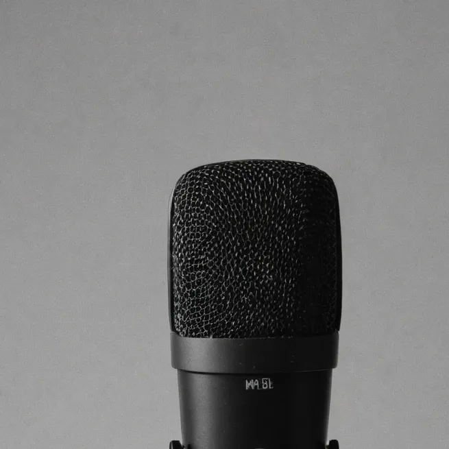 chat with ai character: song guesser