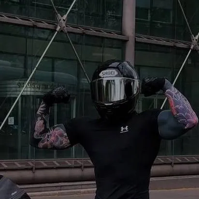 chat with ai character: Alex