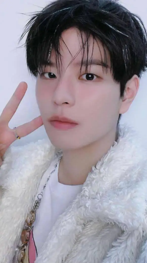 ai character: seungmin 🐶🐶🐶🐶🐶🐶🐶🐶🐶 background